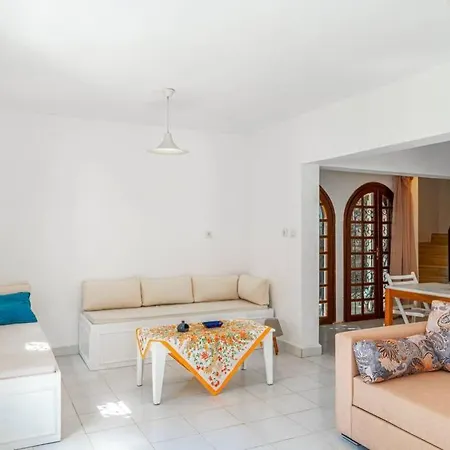 Villa Fully Renovated 2Br Villa 100 Meters Beach Torba *