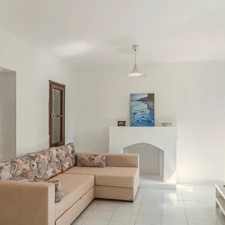 Fully Renovated 2Br Villa 100 Meters Beach Torba *
