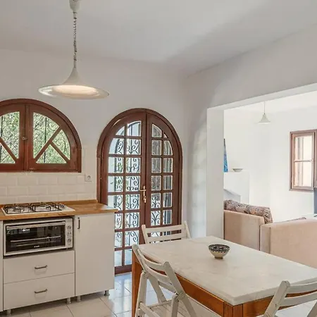 Fully Renovated 2Br Villa 100 Meters Beach Torba Villa Bodrum