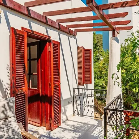 Fully Renovated 2Br Villa 100 Meters Beach Torba *