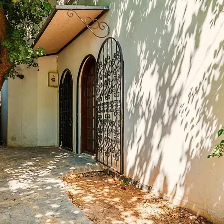 Villa Fully Renovated 2Br Villa 100 Meters Beach Torba