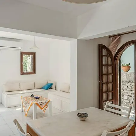 Fully Renovated 2Br Villa 100 Meters Beach Torba Willa